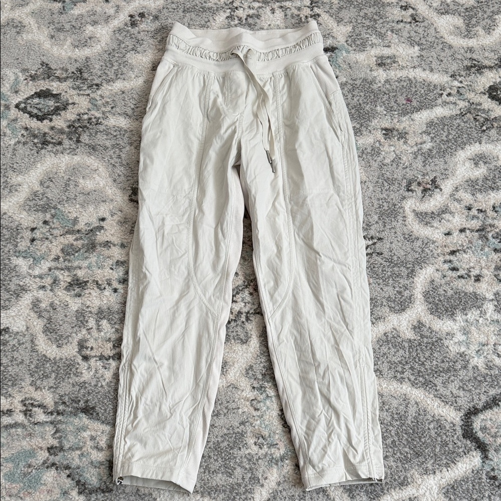 Lululemon Dance Studio Mid Rise Cropped Pant in Bone,  Lined